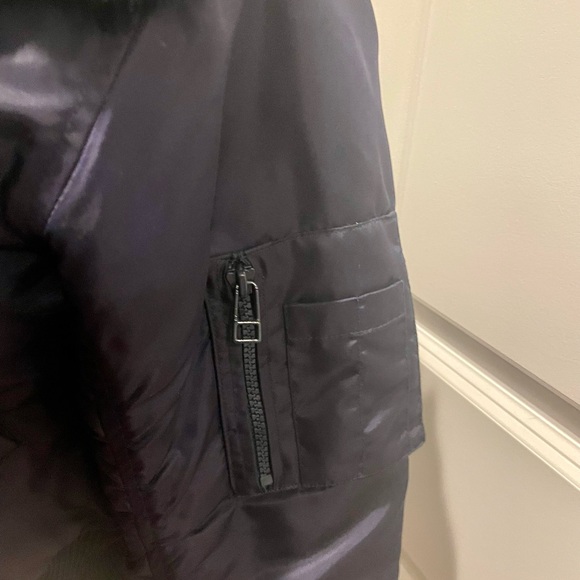 Urban Outfitters cropped puffer jacket BDG size small Navy NWOT - Picture 9 of 10